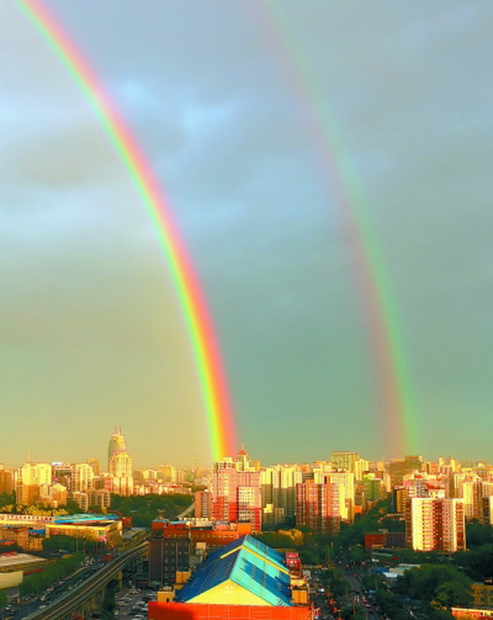 彩虹 霓虹与太阳光谱 空间所